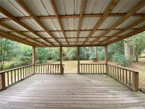 Exterior - 2001 Ostrom Dr, Mobile, AL 36605 photo 3 of 3
