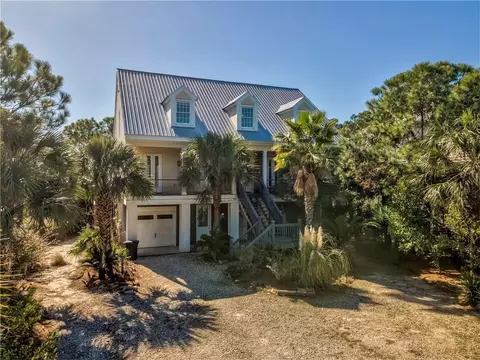 705 Hernando Pl, Dauphin Island, AL 36528