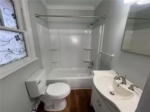 Bath - 2551 Kossow St, Mobile, AL 36607 photo 1 of 3