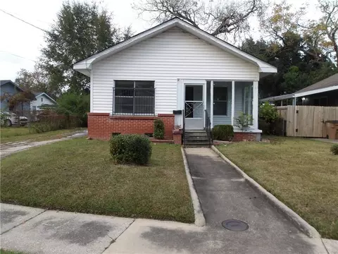 Exterior - 1706 Lomeroy St, Mobile, AL 36604 photo 2 of 8