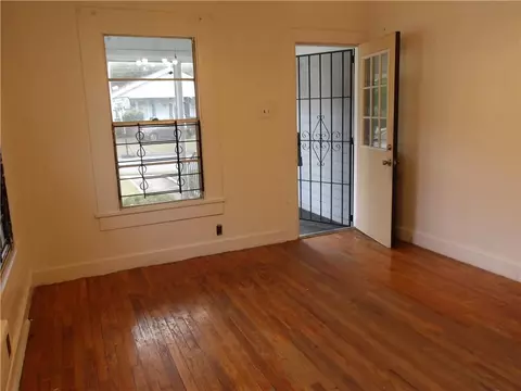 Living - 1706 Lomeroy St, Mobile, AL 36604 photo 1 of 1