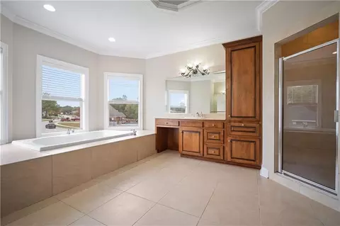 Bath - 5533 River Landing Dr, Mobile, AL 36619 photo 3 of 5