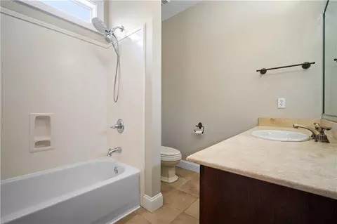 Bath - 5533 River Landing Dr, Mobile, AL 36619 photo 4 of 5