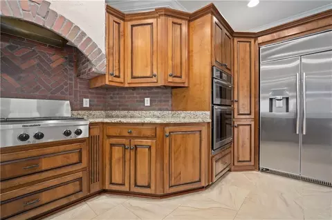 Kitchen - 5533 River Landing Dr, Mobile, AL 36619 photo 4 of 5