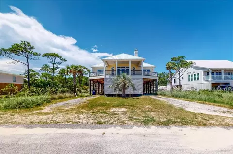 310 Audubon Pl, Dauphin Island, AL 36528