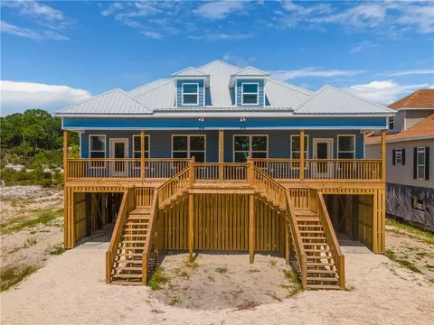 332 Audubon Pl, Dauphin Island, AL 36528