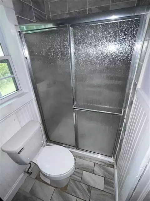 Bath - 511 Avondale Ct, Mobile, AL 36617 photo 5 of 6