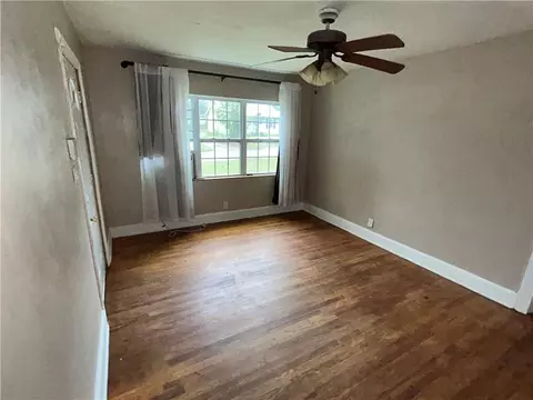 Living - 511 Avondale Ct, Mobile, AL 36617 photo 1 of 1