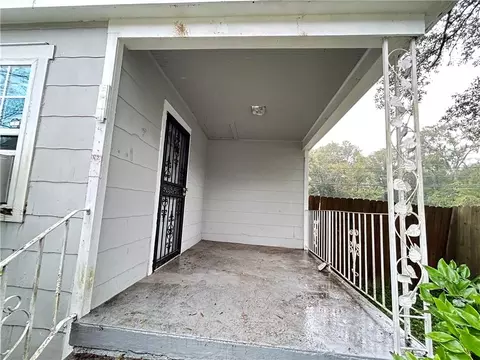 Exterior - 511 Avondale Ct, Mobile, AL 36617 photo 2 of 4