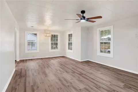 Living - 322 2nd St, Chickasaw, AL 36611 photo 2 of 4