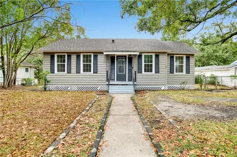 322 2nd St, Chickasaw, AL 36611