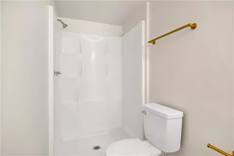 Bath - 322 2nd St, Chickasaw, AL 36611 photo 3 of 4