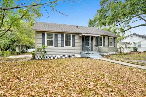 Exterior - 322 2nd St, Chickasaw, AL 36611 photo 3 of 5