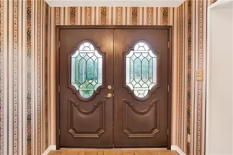 Entry Way - 7820 Fordham Rd, Mobile, AL 36619 photo 2 of 3