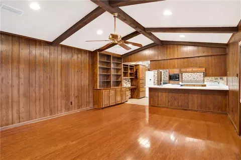 Living - 7820 Fordham Rd, Mobile, AL 36619 photo 12 of 17