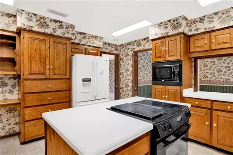 Kitchen - 7820 Fordham Rd, Mobile, AL 36619 photo 4 of 8