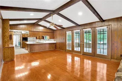 Living - 7820 Fordham Rd, Mobile, AL 36619 photo 11 of 17