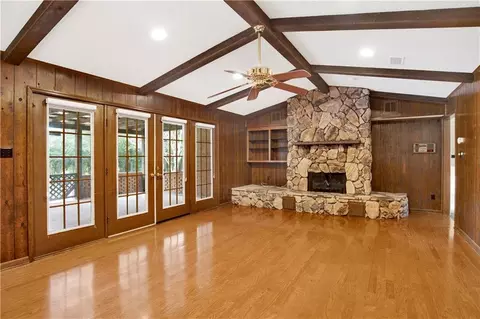 Living - 7820 Fordham Rd, Mobile, AL 36619 photo 10 of 17