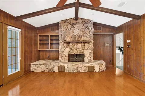 Living - 7820 Fordham Rd, Mobile, AL 36619 photo 9 of 17