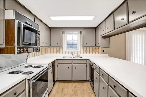 Kitchen - 7820 Fordham Rd, Mobile, AL 36619 photo 8 of 8