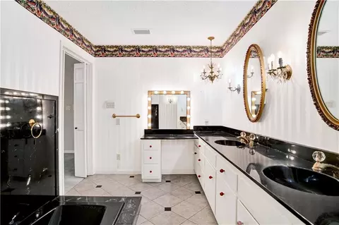 Bath - 7820 Fordham Rd, Mobile, AL 36619 photo 2 of 11