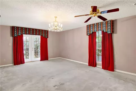 Living - 7820 Fordham Rd, Mobile, AL 36619 photo 13 of 17