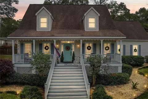 Exterior - 1291 Carson Rd W, Mobile, AL 36695 photo 4 of 7