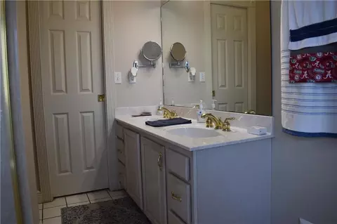 Bath - 3699 Dawes Rd, Mobile, AL 36695 photo 2 of 4
