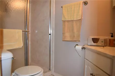 Bath - 3699 Dawes Rd, Mobile, AL 36695 photo 4 of 4