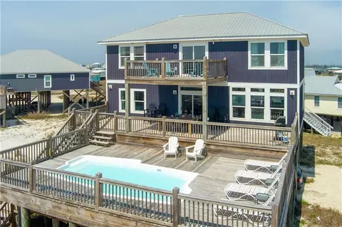 105 Quebec Ct, Dauphin Island, AL 36528