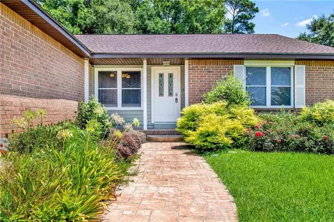 102 Lake Forest Blvd, Daphne, AL 36526