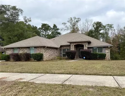 8622 Fernwood Loop N, Semmes, AL 36575