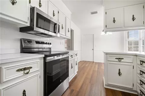 Kitchen - 1586 Regency Dr, Mobile, AL 36693 photo 2 of 3