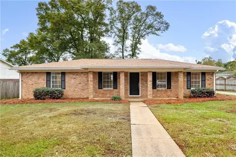 1586 Regency Dr, Mobile, AL 36693