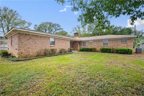 Exterior - 1586 Regency Dr, Mobile, AL 36693 photo 5 of 6