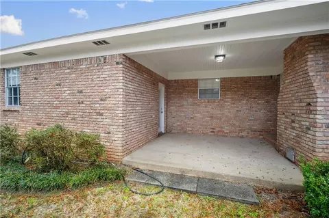 Exterior - 1586 Regency Dr, Mobile, AL 36693 photo 4 of 6