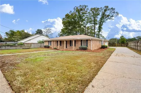 Exterior - 1586 Regency Dr, Mobile, AL 36693 photo 3 of 6