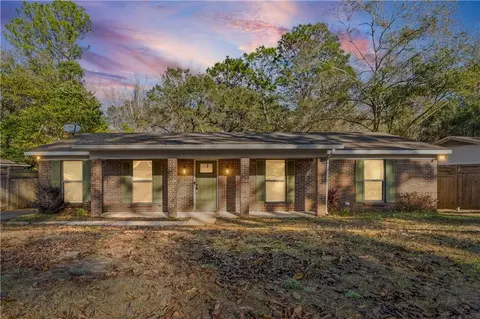 5404 Larchmont Dr, Mobile, AL 36693