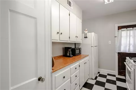 Kitchen - 214 Upham St #7C, Mobile, AL 36607 photo 1 of 3