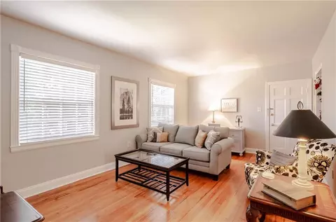 Living - 214 Upham St #7C, Mobile, AL 36607 photo 3 of 4