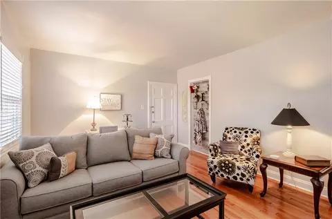 Living - 214 Upham St #7C, Mobile, AL 36607 photo 4 of 4