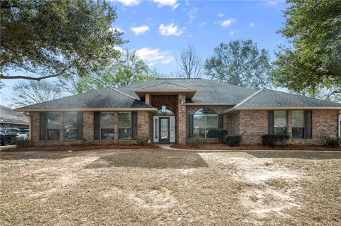 9609 Saddlebrook Dr N, Mobile, AL 36695