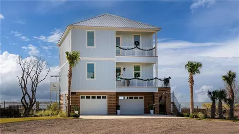 559 Lemoyne Dr, Dauphin Island, AL 36528