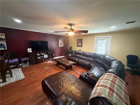 Living - 3316 Anson Ct, Mobile, AL 36605 photo 1 of 2