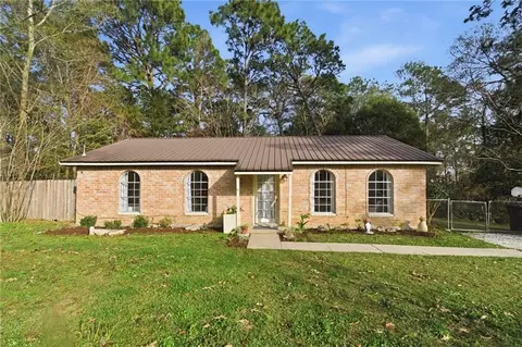 4657 Clarendon Dr, Mobile, AL 36619