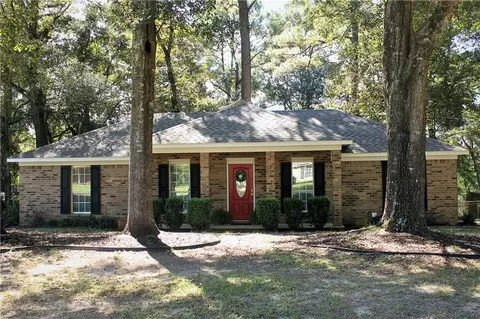 1815 Ranch House Dr, Semmes, AL 36575
