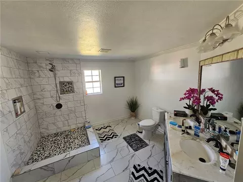 Bath - 10050 Tanner Williams Rd, Mobile, AL 36608 photo 2 of 4
