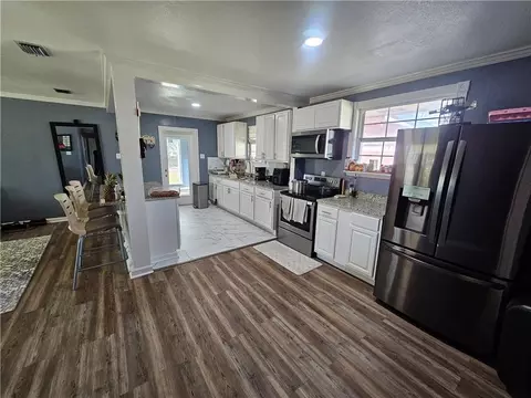 Kitchen - 10050 Tanner Williams Rd, Mobile, AL 36608 photo 1 of 3