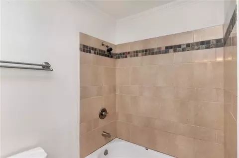 Bath - 4956 Ringold Dr N, Mobile, AL 36693 photo 2 of 4