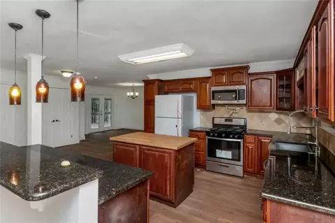 Kitchen - 4956 Ringold Dr N, Mobile, AL 36693 photo 3 of 8